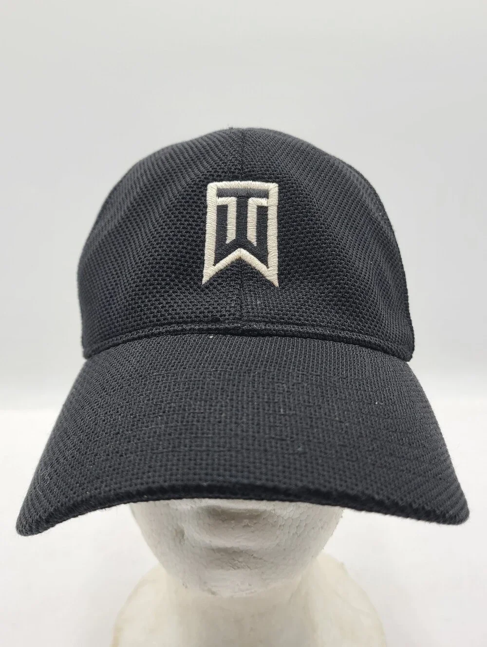 B55 Nike Tiger Woods Scottsdale TPC Golf Cap Hat Black Size L/XL Flexfit